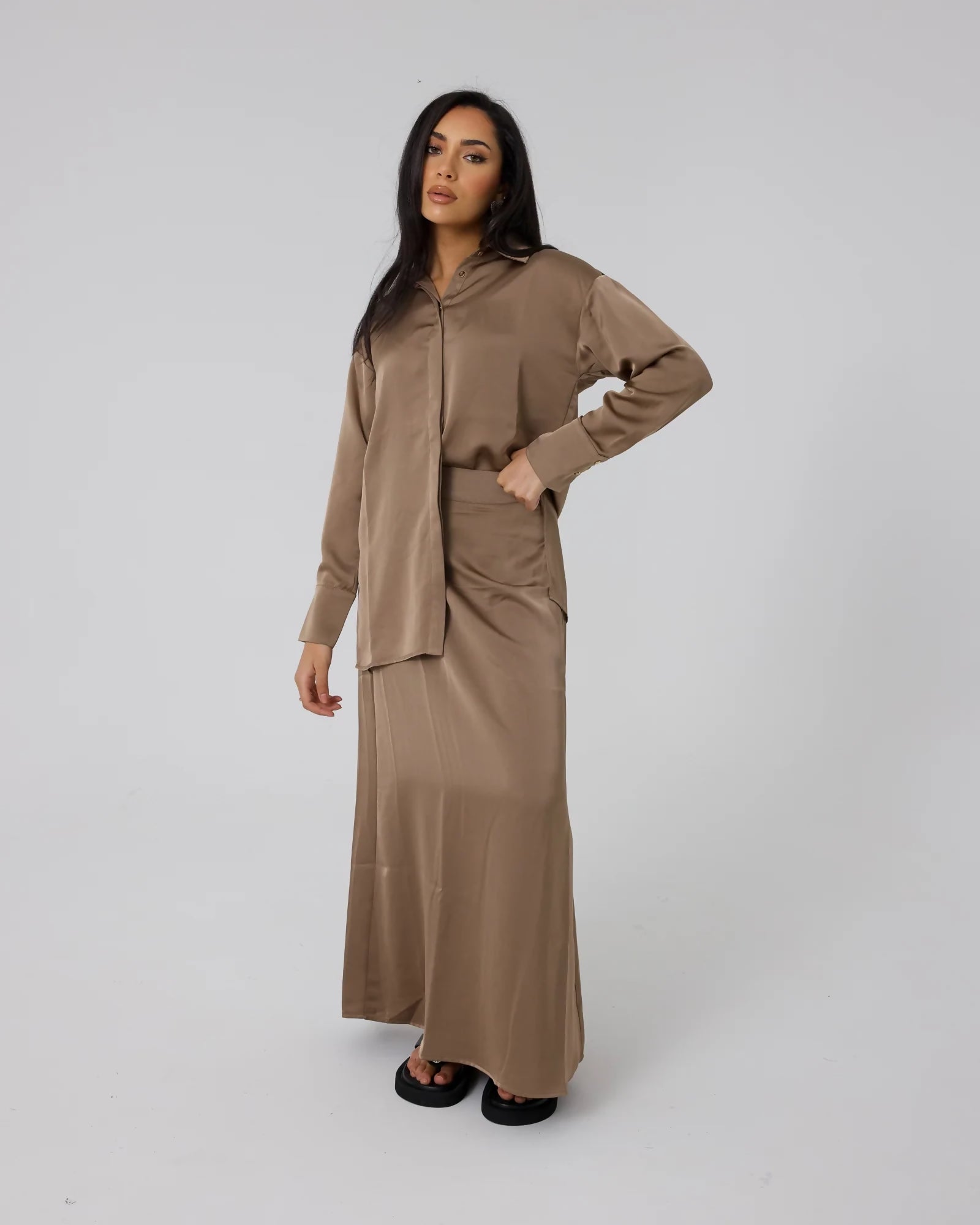 AMORE ESSENTIAL SKIRT - MOCHA