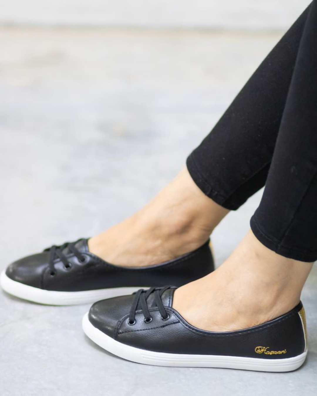 Hazaari Sneakers - Black